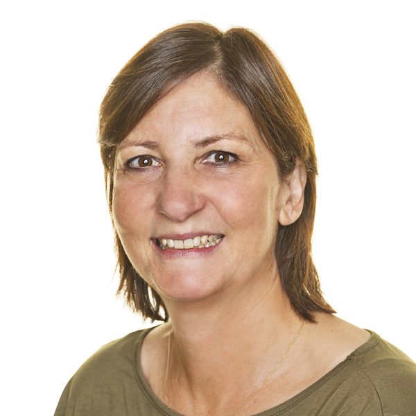 Ms Emma Deering